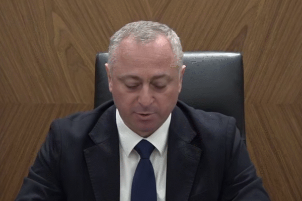 Показуха под тревогу: зачем власти снова играют в армию?