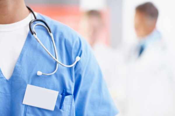 В Абхазии введены удержания из зарплат медиков для поддержки СВО