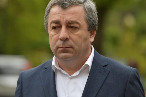 Министр социального обеспечения временно отстранён от должности