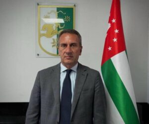 Олег Барциц поздравил коллектив АГТРК с Днем основания Абхазского телевидения